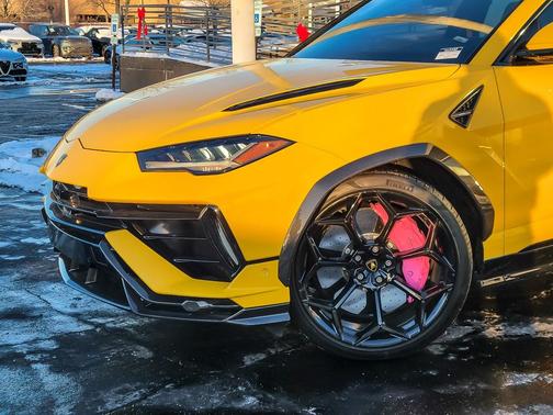 2023 Lamborghini Urus Performante