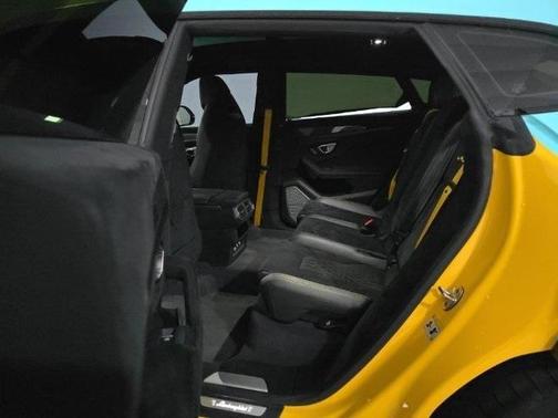 2023 Lamborghini Urus Performante