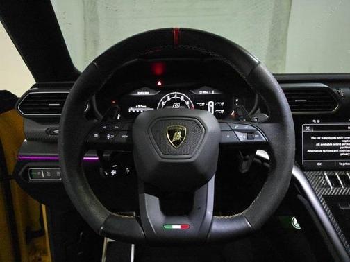 2023 Lamborghini Urus Performante