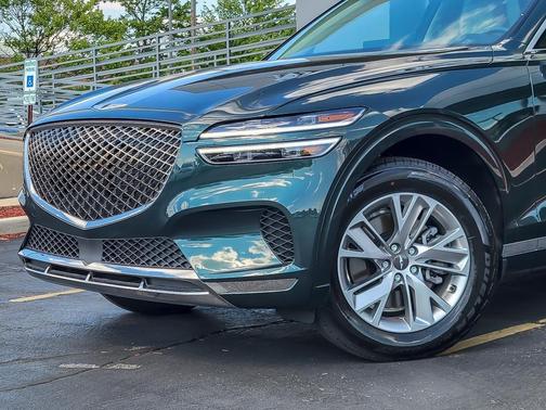 2023 Genesis GV70 2.5T