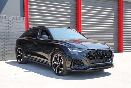Mythos Black Metallic 2022 Audi RS Q8 4.0T quattro