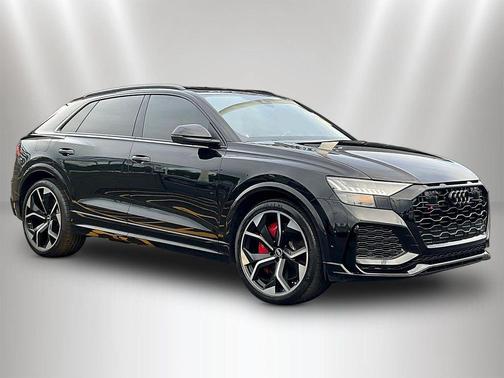 Mythos Black Metallic 2022 Audi RS Q8 4.0T quattro