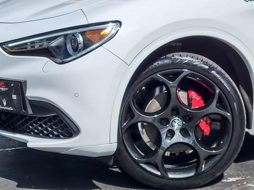 2022 Alfa Romeo Stelvio Veloce