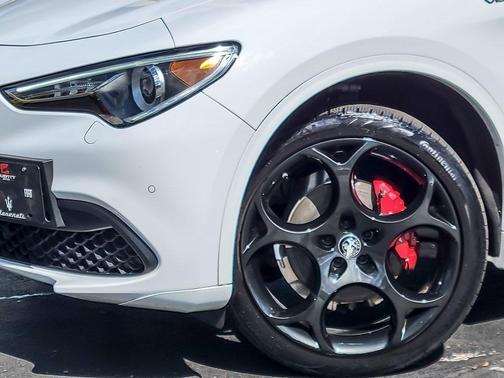 2022 Alfa Romeo Stelvio Veloce