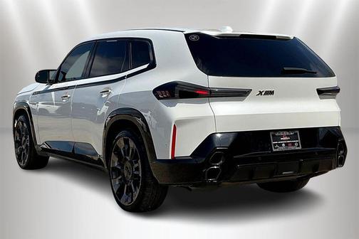 Mineral White Metallic 2023 BMW XM Base