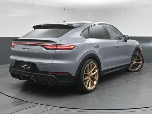 2022 Porsche Cayenne Turbo GT