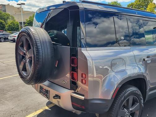 2023 Land Rover Defender 110 S