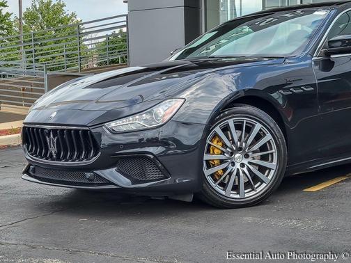 2022 Maserati Ghibli Modena Q4