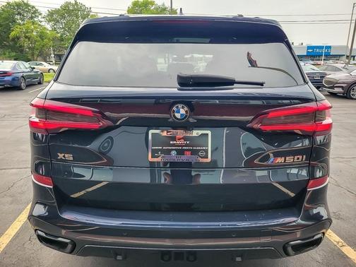 2022 BMW X5 M50i