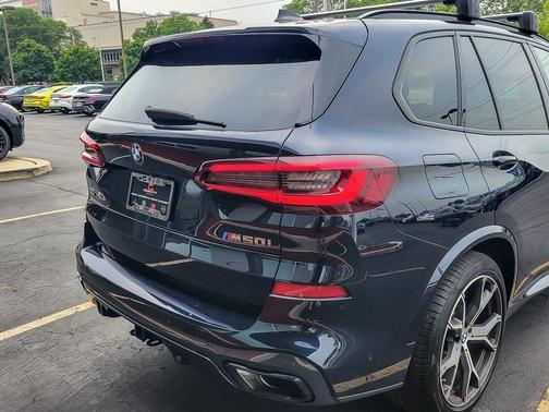 2022 BMW X5 M50i