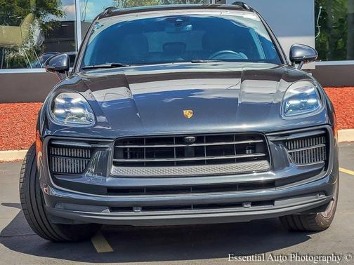 2022 Porsche Macan S
