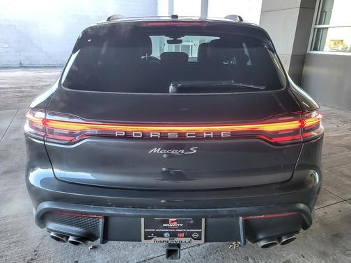 2022 Porsche Macan S