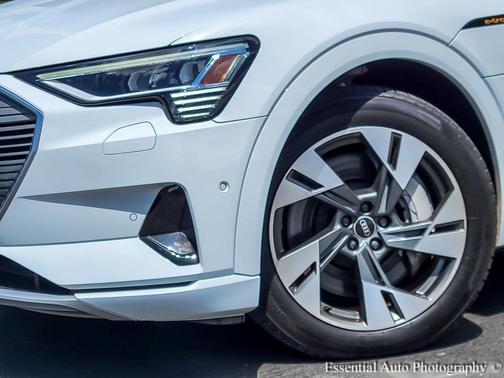2021 Audi e-tron Premium Plus
