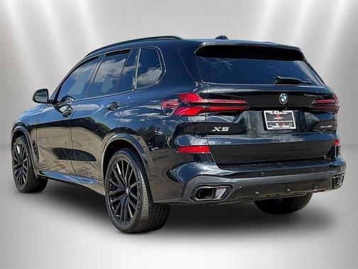 Black Sapphire Metallic 2024 BMW X5 xDrive40i