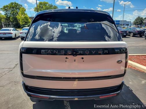 2023 Land Rover Range Rover P530 SE