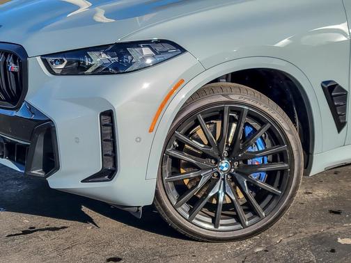2025 BMW X5 M60i