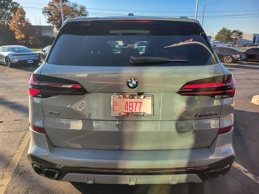 2025 BMW X5 M60i