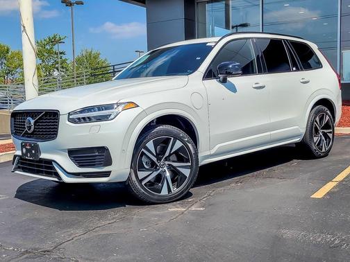 2022 Volvo XC90 Recharge Plug-In Hybrid T8 R-Design Extended Range 7P