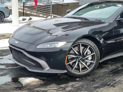 2020 Aston Martin Vantage Base