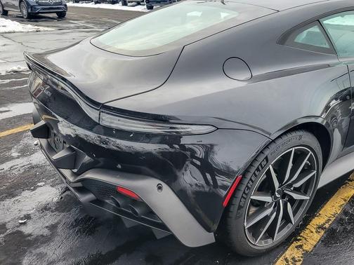 2020 Aston Martin Vantage Base