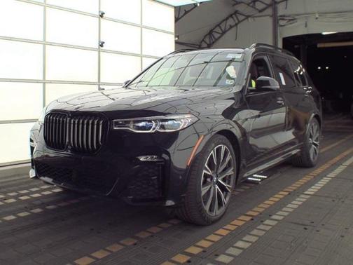 2022 BMW X7 M50i