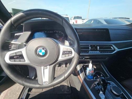 2022 BMW X7 M50i