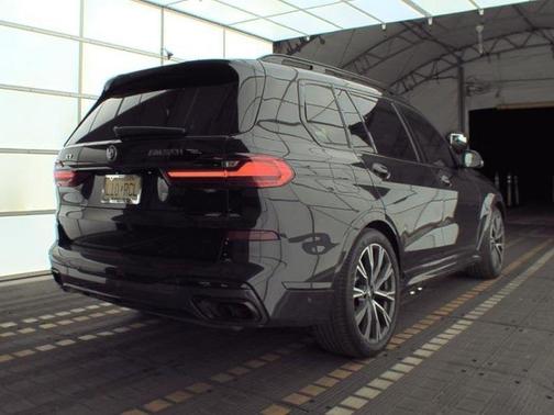 2022 BMW X7 M50i