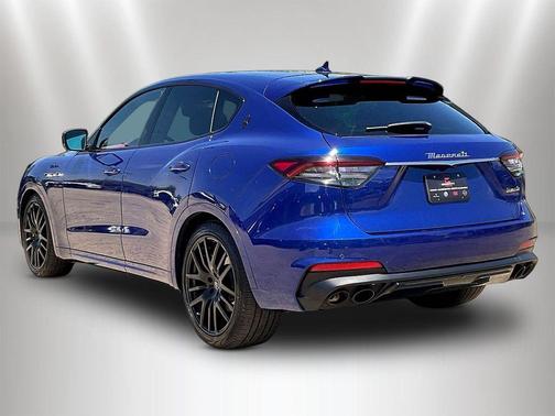 Blu 2022 Maserati Levante Modena