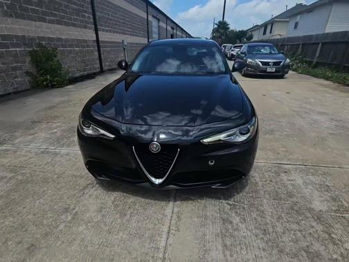2019 Alfa Romeo Giulia Base