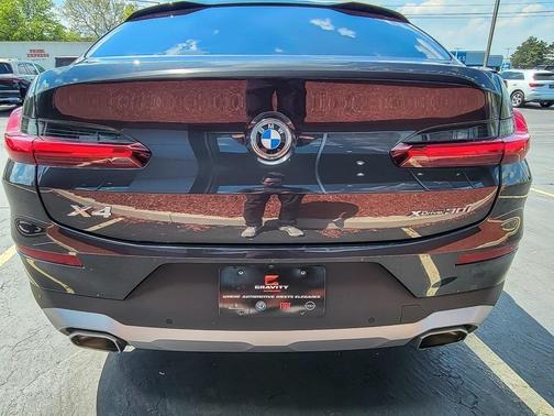 2022 BMW X4 xDrive30i