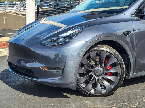 2023 Tesla Model Y Performance