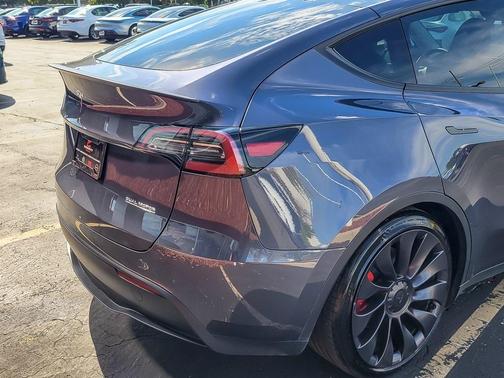 2023 Tesla Model Y Performance
