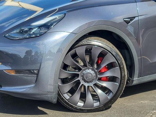 2023 Tesla Model Y Performance