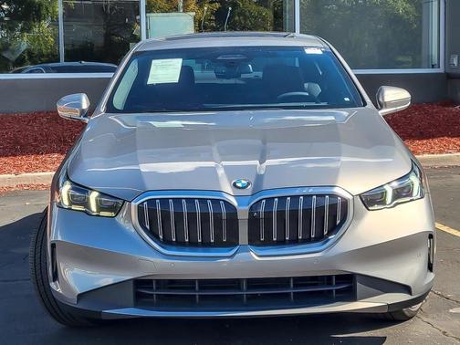 2025 BMW 540 i xDrive