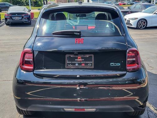 2024 FIAT 500e Base