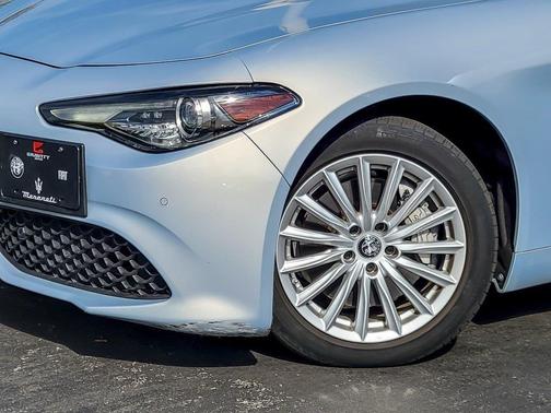 2022 Alfa Romeo Giulia Base