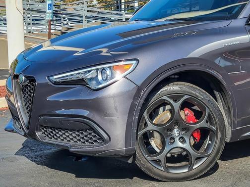 2022 Alfa Romeo Stelvio Veloce