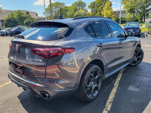 2022 Alfa Romeo Stelvio Veloce