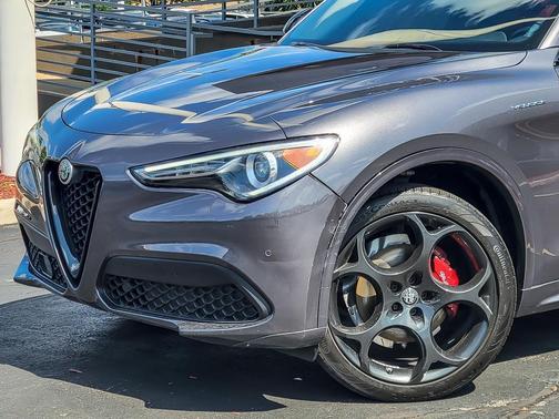 2022 Alfa Romeo Stelvio Veloce