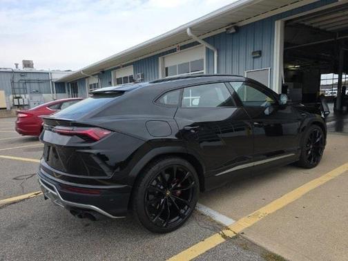 2021 Lamborghini Urus 