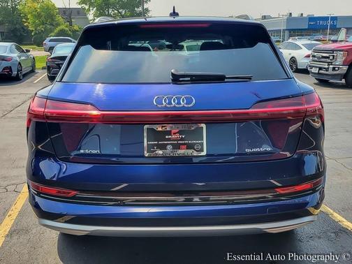 2021 Audi e-tron Premium Plus