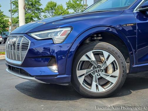 2021 Audi e-tron Premium Plus