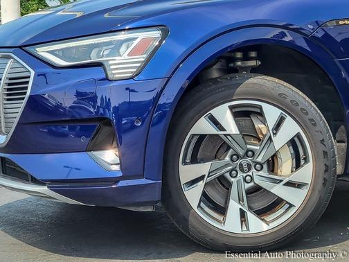 2021 Audi e-tron Premium Plus