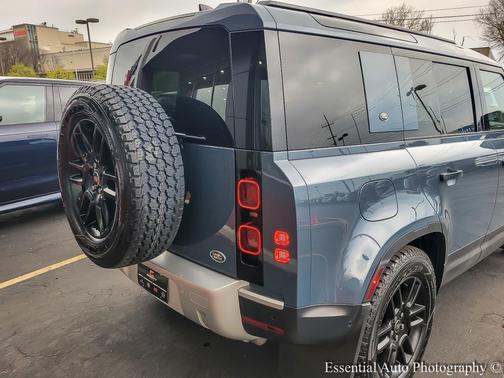2023 Land Rover Defender 110 SE