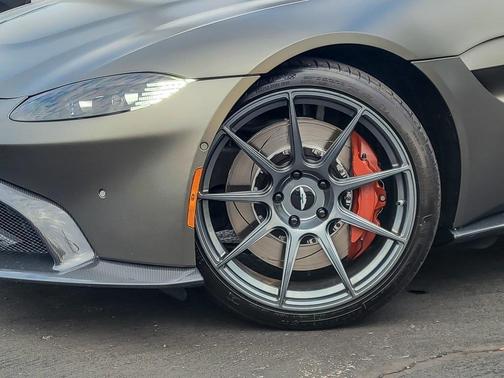 2021 Aston Martin Vantage Automatic