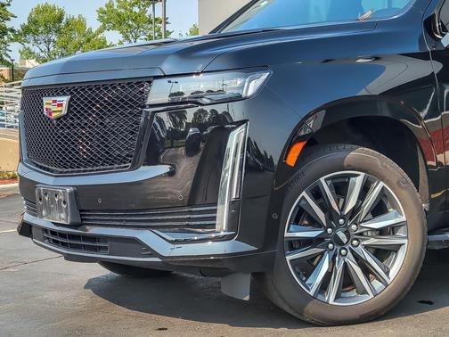 2023 Cadillac Escalade Sport