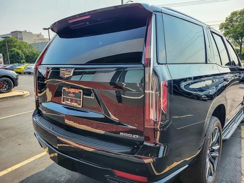 2023 Cadillac Escalade Sport