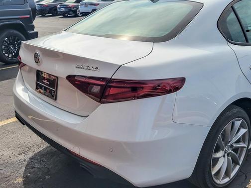 2022 Alfa Romeo Giulia Base
