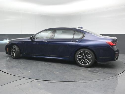 2022 BMW 750 i xDrive