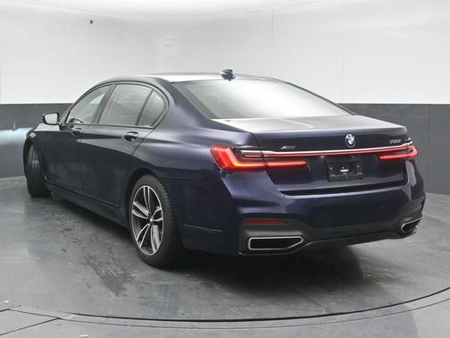 2022 BMW 750 i xDrive